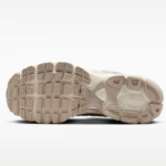 Nike Air Max Moto 2K (white)