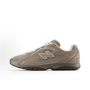 New Balance 204L Brown