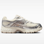 Nike Air Max Moto 2K (white)